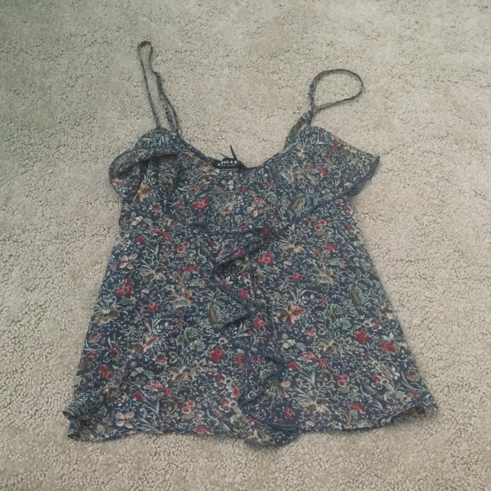 NWT About a Girl Sheer Red, Navy Floral Ruffle Spaghetti Strap Tank Size M